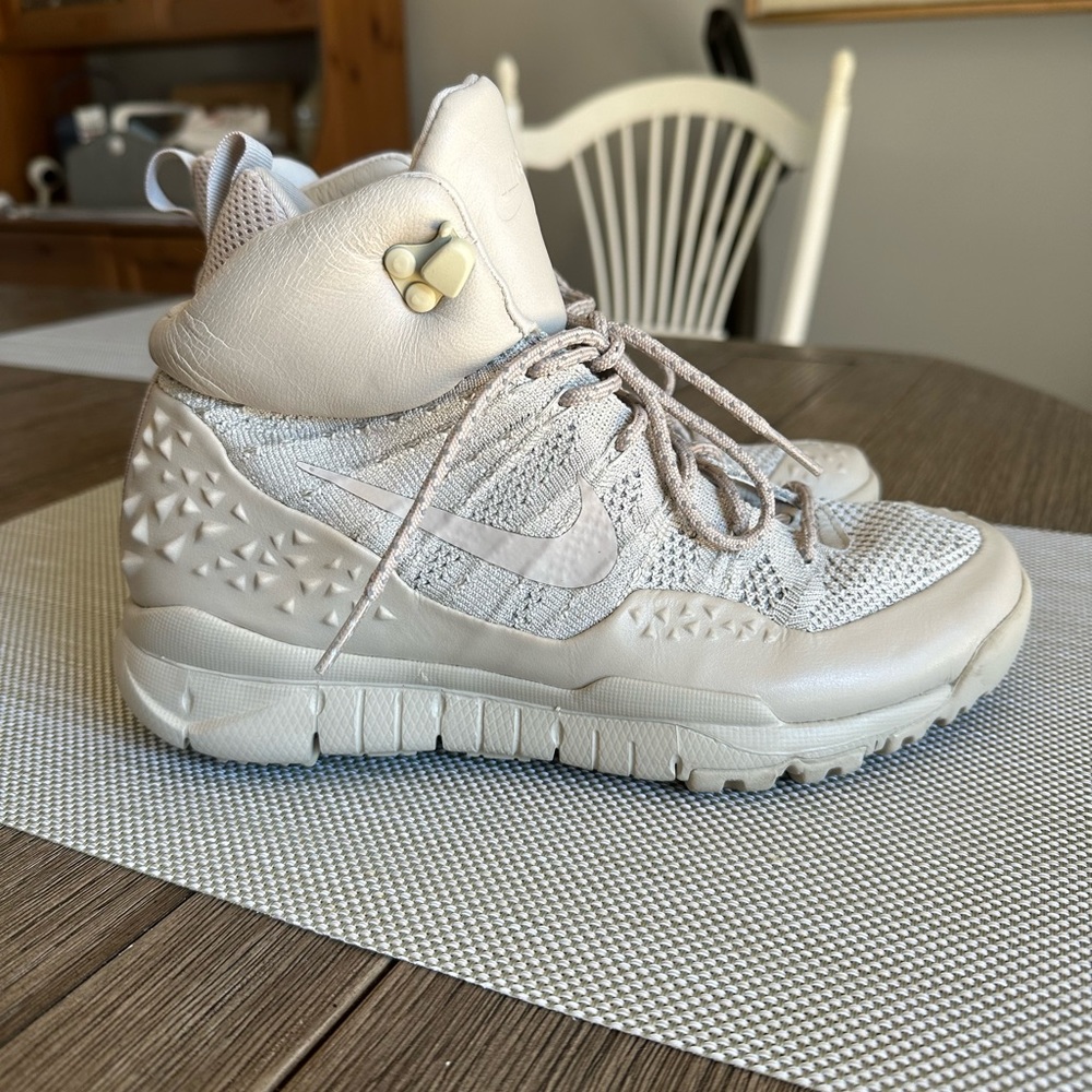 Nike Lupinek Flyknit Sneaker Boot